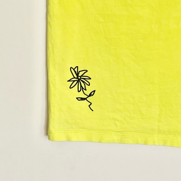 Bershka Big City Super Villain Graffiti Graphic Yellow T Shirt Adult size Medium - Picture 10 of 11